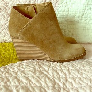 Lucky Brand- Yakeena Wedge Bootie
